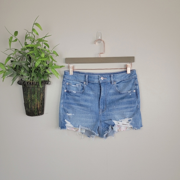 American Eagle Outfitters Pants - American Eagle Super Hi Rise Shortie Exposed Floral Pockets Frayed Jean Shorts 8